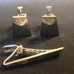 Designer Silver Cuff links & Tie clip set “Sarah Coventry”😍